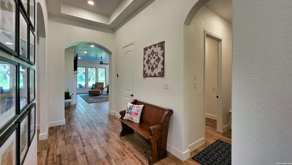 Property Slideshow image 3 of 28 | 667 alta cir, New Braunfels, TX, 78132