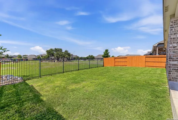 Property Slideshow image 3 of 32 | 2173 kiskadee dr, New Braunfels, TX, 78132