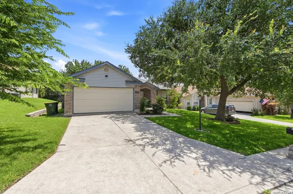 Property Slideshow image 2 of 20 | 3820 pheasant, Schertz, TX, 78108