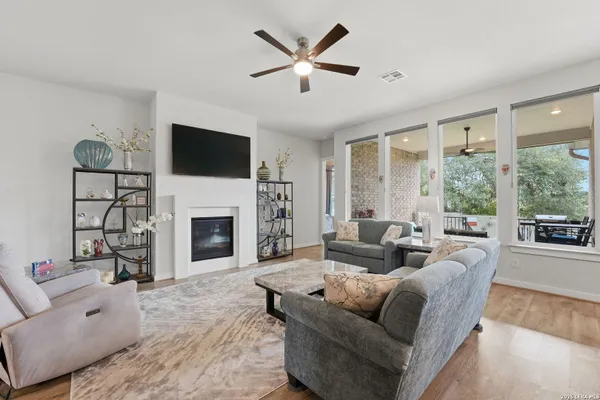 Property Slideshow image 3 of 32 | 475 orchard way, New Braunfels, TX, 78132