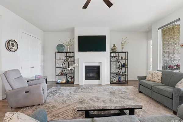 Property Slideshow image 2 of 10 | 475 orchard way, Newbraunfe, TX, 78132
