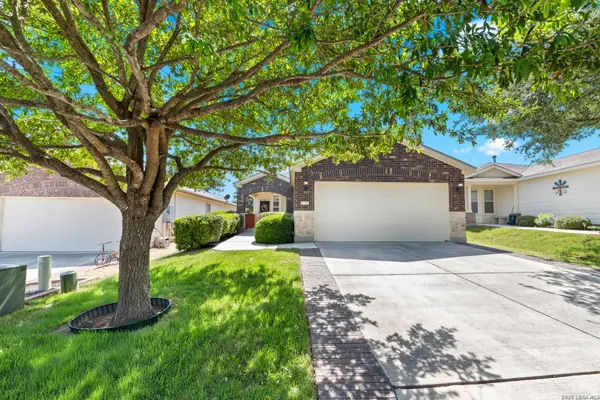 Property Slideshow image 2 of 44 | 12782 lazy dove, San Antonio, TX, 78253