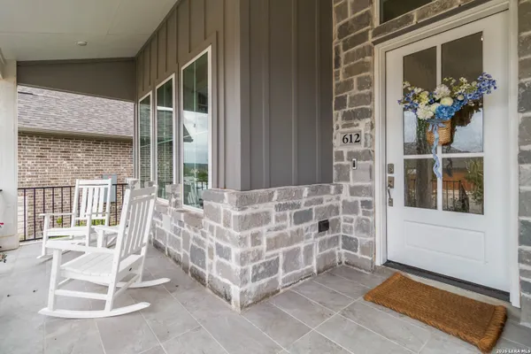 Property Slideshow image 2 of 10 | 612 vireos st, Newbraunfe, TX, 78132