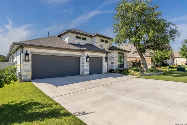 Property Slideshow image 2 of 62 | 1121 orange blossom, New Braunfels, TX, 78132