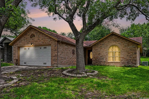 Property Slideshow image 3 of 36 | 3624 scenic dr, Schertz, TX, 78108