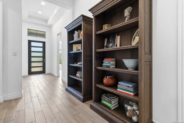 Property Slideshow image 2 of 10 | 425 juana way, Newbraunfe, TX, 78132