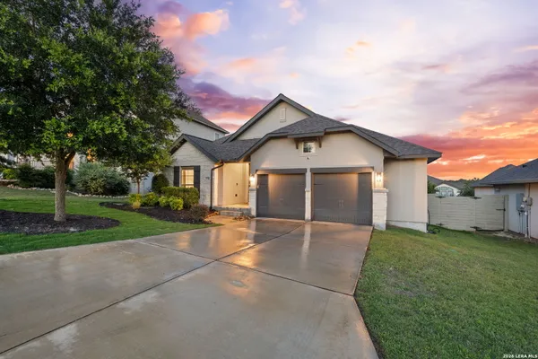 Property Slideshow image 2 of 50 | 1154 thicket ln, New Braunfels, TX, 78132