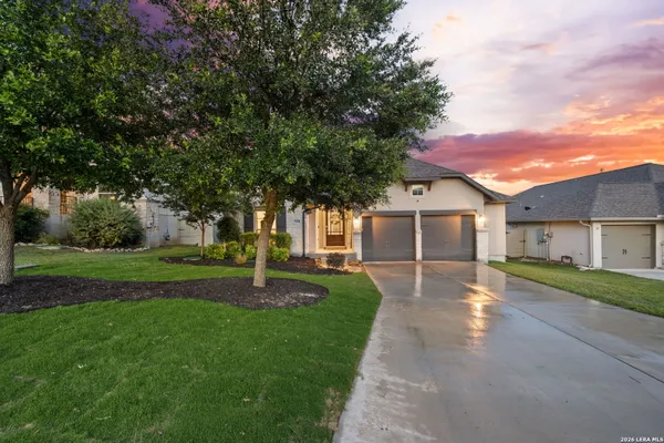 Property Slideshow image 3 of 50 | 1154 thicket ln, New Braunfels, TX, 78132