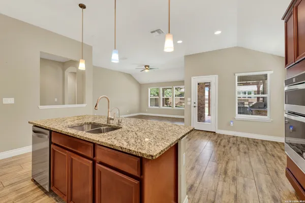 Property Slideshow image 3 of 10 | 2266 kiskadee dr, Newbraunfe, TX, 78132