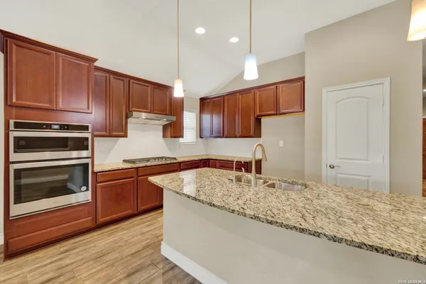 Property Slideshow image 2 of 10 | 2266 kiskadee dr, Newbraunfe, TX, 78132