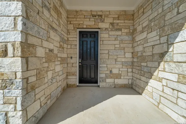 Property Slideshow image 3 of 31 | 128 roaming rock trl 103, San Marcos, TX, 78666