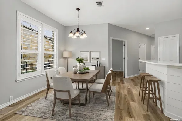 Property Slideshow image 3 of 10 | 12770 cascade hls, Sanantonio, TX, 78253