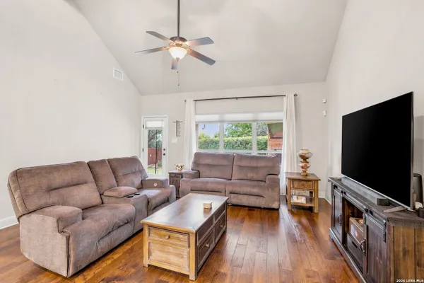 Property Slideshow image 2 of 10 | 28434 joanie kay, Sanantonio, TX, 78260