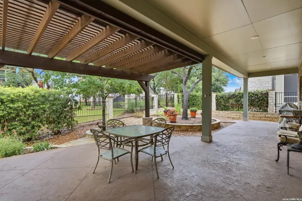 Property Slideshow image 2 of 10 | 808 dancing oak ln, San_marcos, TX, 78666
