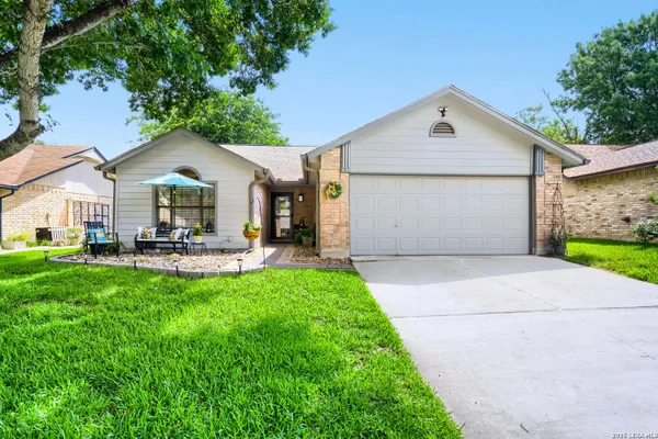 Property Slideshow image 2 of 24 | 3808 overlook dr, Schertz, TX, 78108