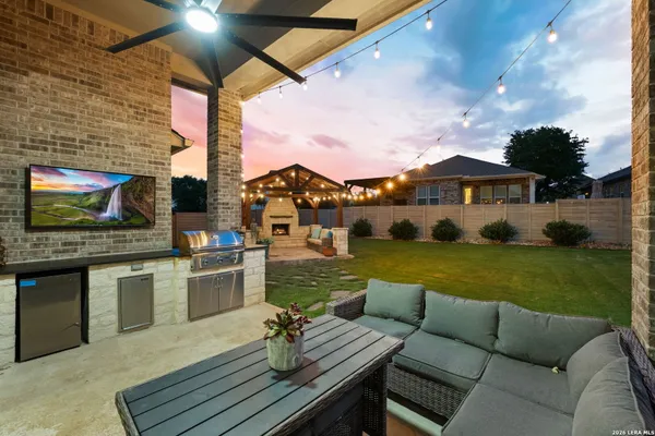 Property Slideshow image 3 of 45 | 1303 yaupon loop, New Braunfels, TX, 78132