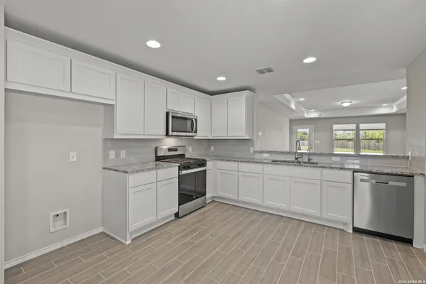 Property Slideshow image 2 of 10 | 4823 cropland way, Sanantonio, TX, 78253