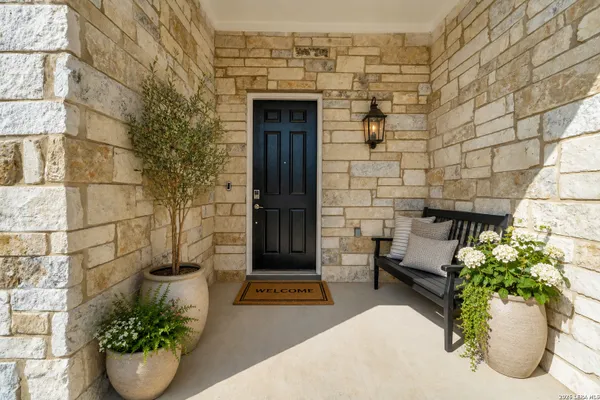 Property Slideshow image 2 of 32 | 128 roaming rock, San Marcos, TX, 78666