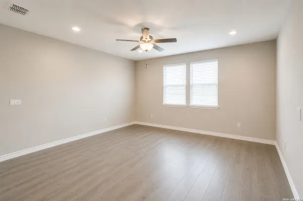 Property Slideshow image 2 of 10 | 128 roaming rock, San_marcos, TX, 78666
