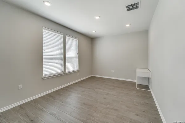 Property Slideshow image 3 of 10 | 128 roaming rock, San_marcos, TX, 78666