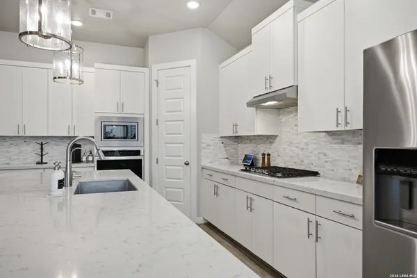 Property Slideshow image 2 of 10 | 442 orchard way, Newbraunfe, TX, 78132