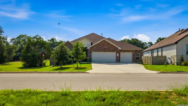 Property Slideshow image 2 of 28 | 412 chinkapin, New Braunfels, TX, 78132