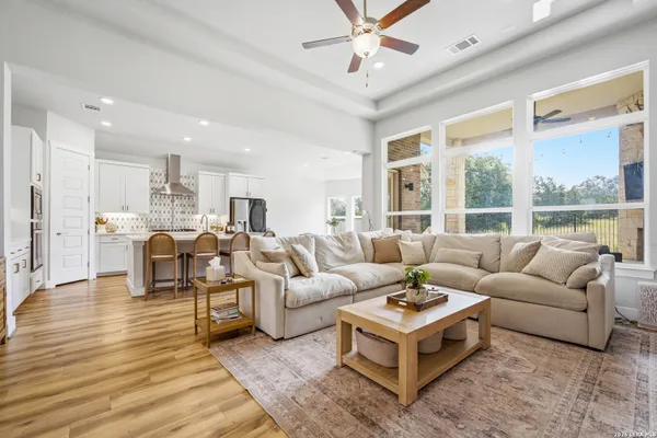 Property Slideshow image 3 of 28 | 412 chinkapin, New Braunfels, TX, 78132