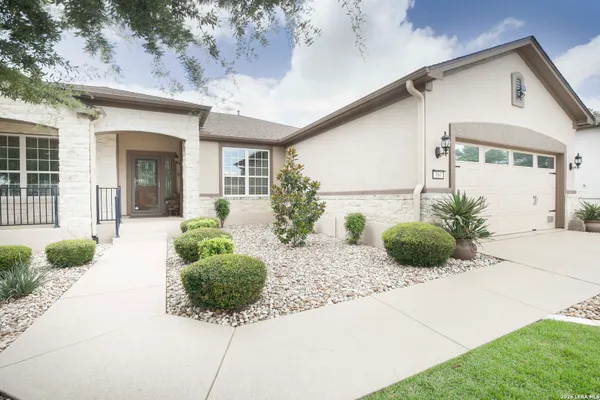 Property Slideshow image 3 of 34 | 104 emory peak trl, Georgetown, TX, 78633
