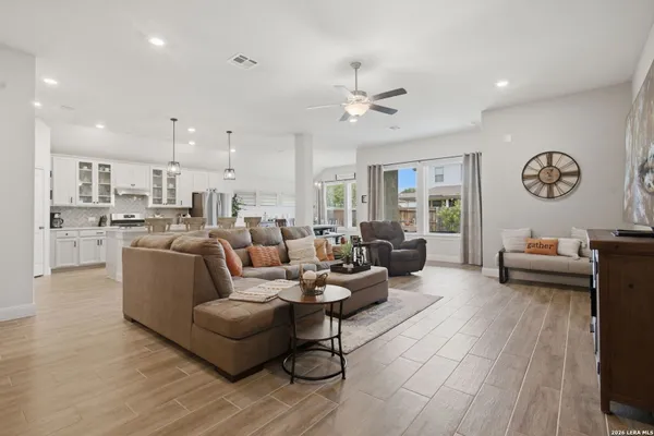 Property Slideshow image 3 of 10 | 2262 hoja, Newbraunfe, TX, 78132