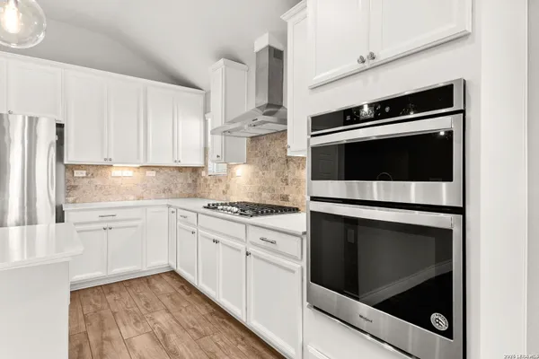 Property Slideshow image 3 of 10 | 2255 oak run pkwy, Newbraunfe, TX, 78132