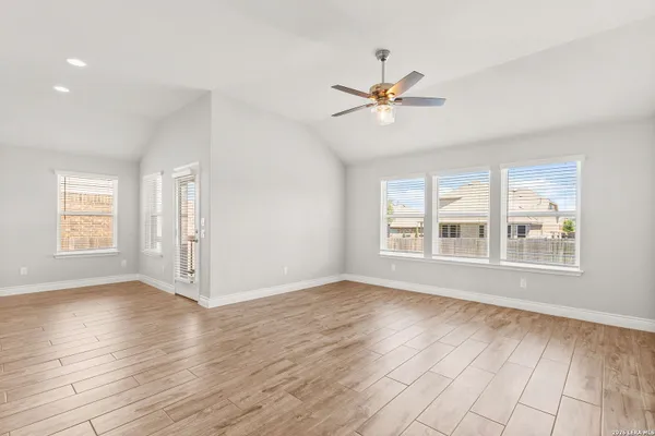 Property Slideshow image 3 of 26 | 2255 oak run pkwy, New Braunfels, TX, 78132
