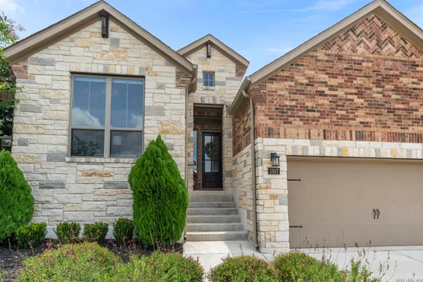 Property Slideshow image 3 of 43 | 1307 yaupon loop, New Braunfels, TX, 78132