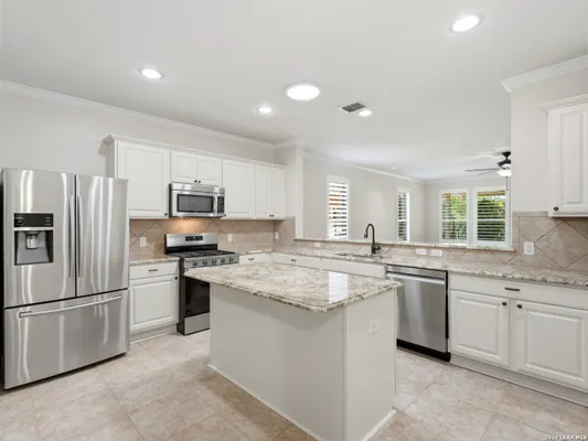 Property Slideshow image 3 of 10 | 4014 warm winds, Sanantonio, TX, 78253