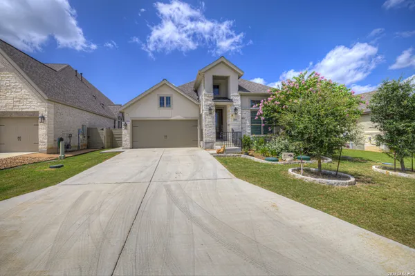 Property Slideshow image 3 of 45 | 415 bridle, New Braunfels, TX, 78132