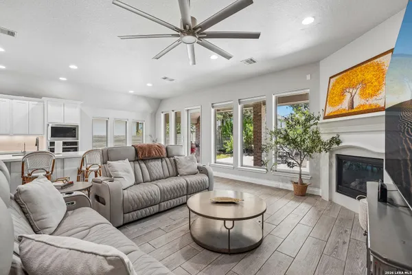 Property Slideshow image 3 of 45 | 526 orchard way, New Braunfels, TX, 78132