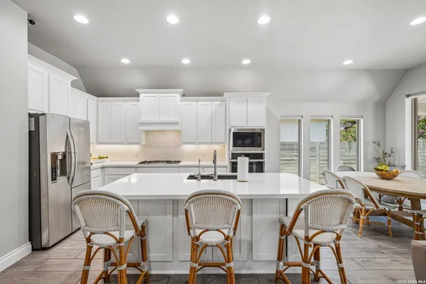 Property Slideshow image 2 of 45 | 526 orchard way, New Braunfels, TX, 78132