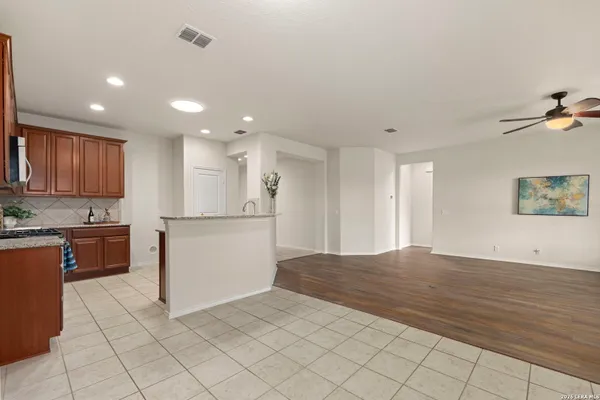 Property Slideshow image 2 of 10 | 4126 warm winds, Sanantonio, TX, 78253