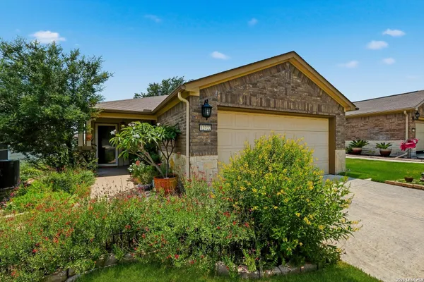 Property Slideshow image 2 of 10 | 12722 sand holly, Sanantonio, TX, 78253