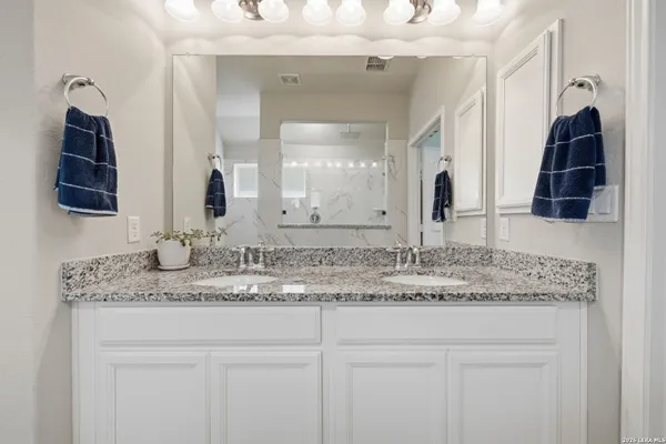 Property Slideshow image 3 of 10 | 2283 oak run pkwy, Newbraunfe, TX, 78132
