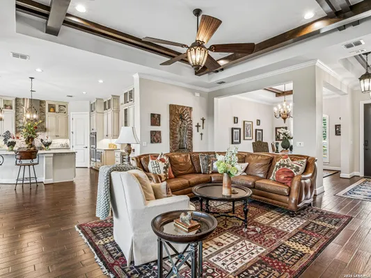 Property Slideshow image 3 of 10 | 125 sowing oak dr, San_marcos, TX, 78666