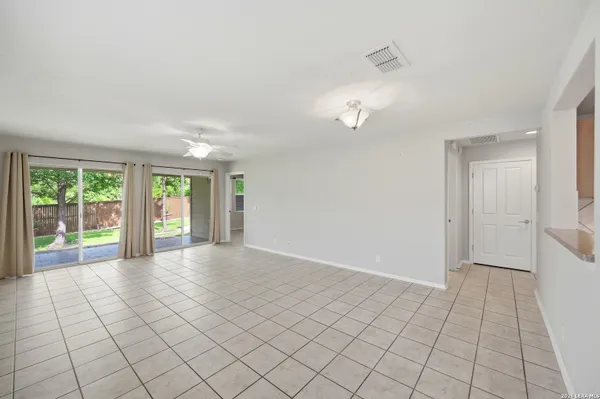 Property Slideshow image 3 of 10 | 5139 cactus thorn, Sanantonio, TX, 78253