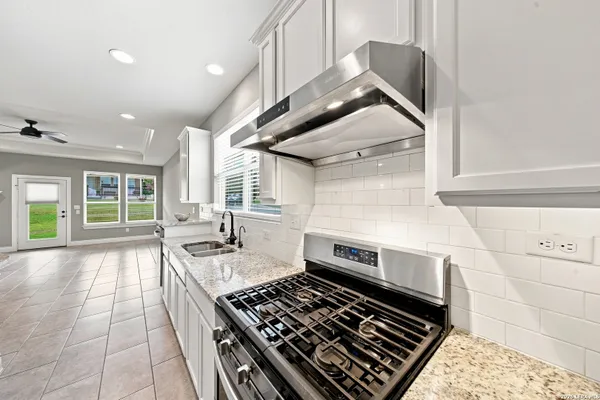 Property Slideshow image 3 of 10 | 3704 daisy spg, Sanantonio, TX, 78253