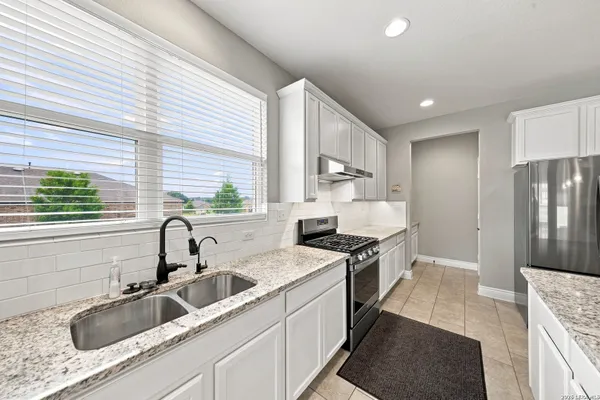 Property Slideshow image 2 of 10 | 3704 daisy spg, Sanantonio, TX, 78253