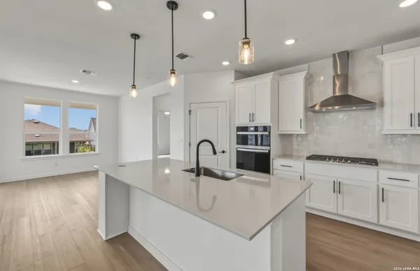Property Slideshow image 3 of 10 | 629 dayflower, Newbraunfe, TX, 78132