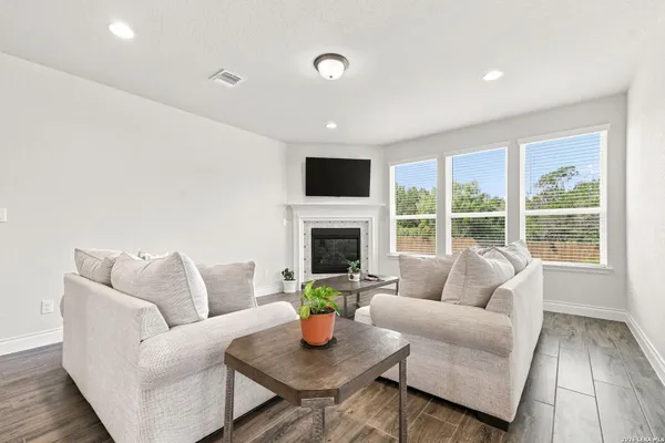 Property Slideshow image 3 of 10 | 2290 steerhead trl, Newbraunfe, TX, 78132