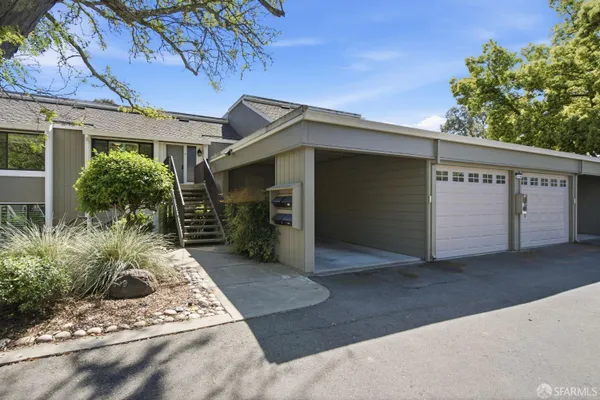 Property Slideshow image 2 of 36 | 3136 rossmoor pkwy 5, Walnut Creek, CA, 94595