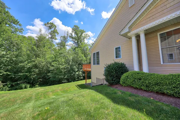 Property Slideshow image 2 of 39 | 9 lilac ln # 9, Prospect, CT, 06712