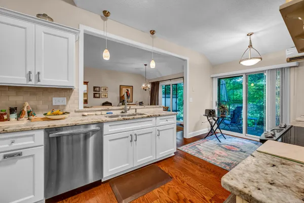 Property Slideshow image 3 of 19 | 123 heritage vlg b, Southbury, CT, 06488