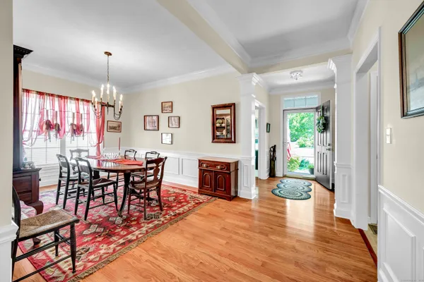 Property Slideshow image 3 of 30 | 106 country club dr # 106, Oxford, CT, 06478