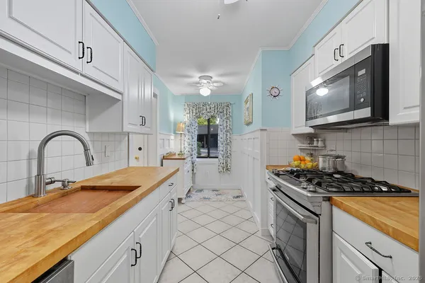 Property Slideshow image 3 of 33 | 1 coach dr # 1, Southington, CT, 06489